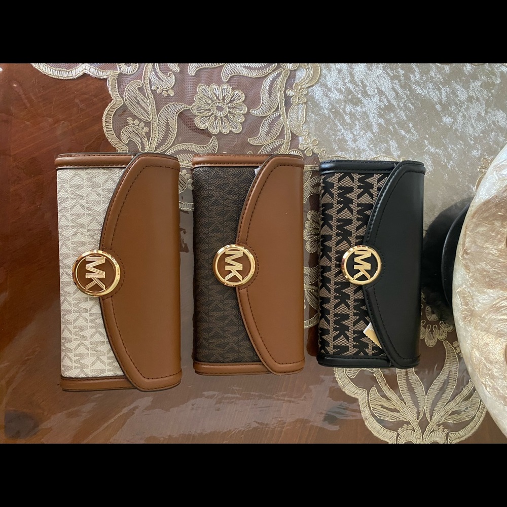 Michael Kors Fulton wallet - Picture 16 of 16